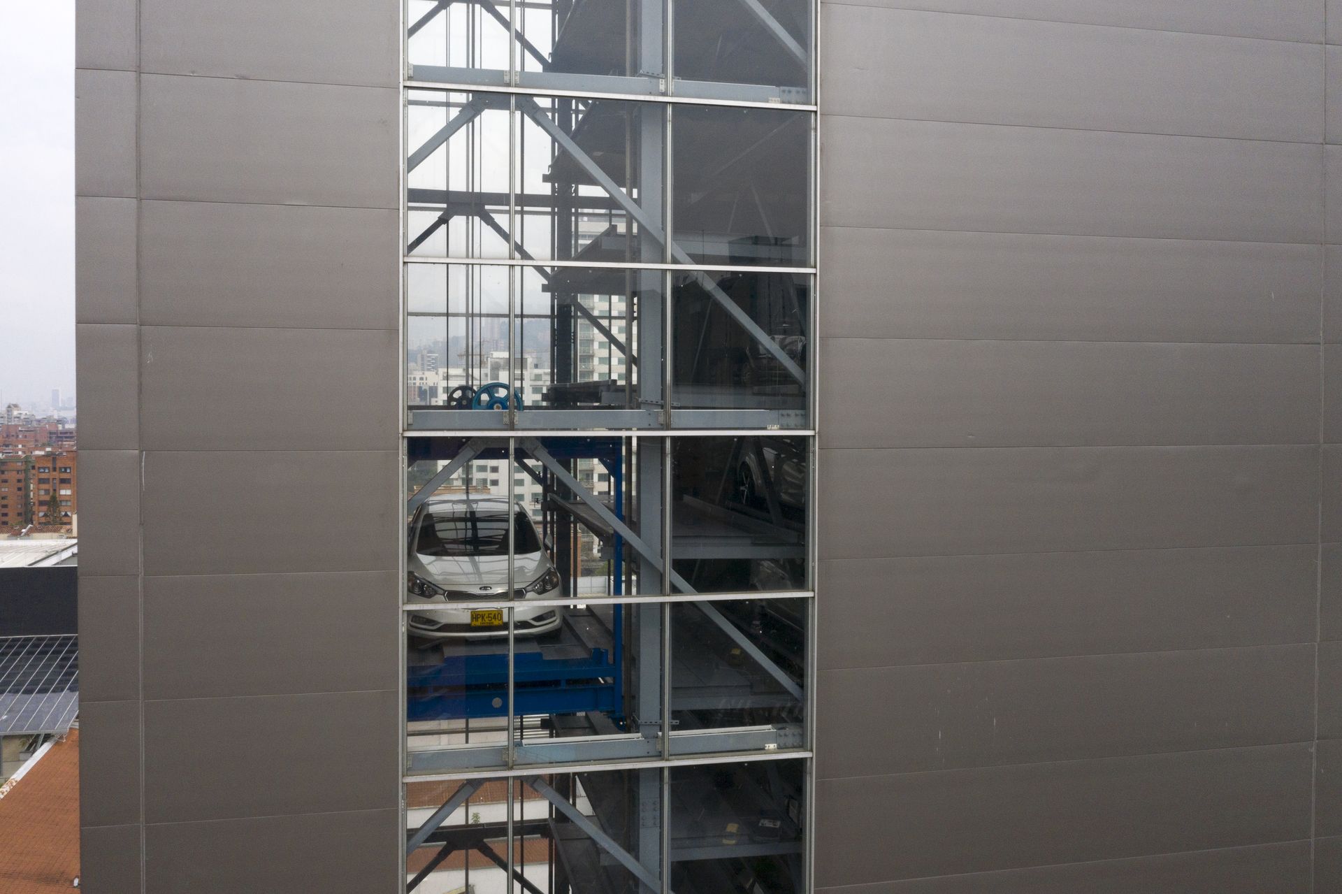 Parqueadero Torre - Centro Comercial Poblado, vista aérea